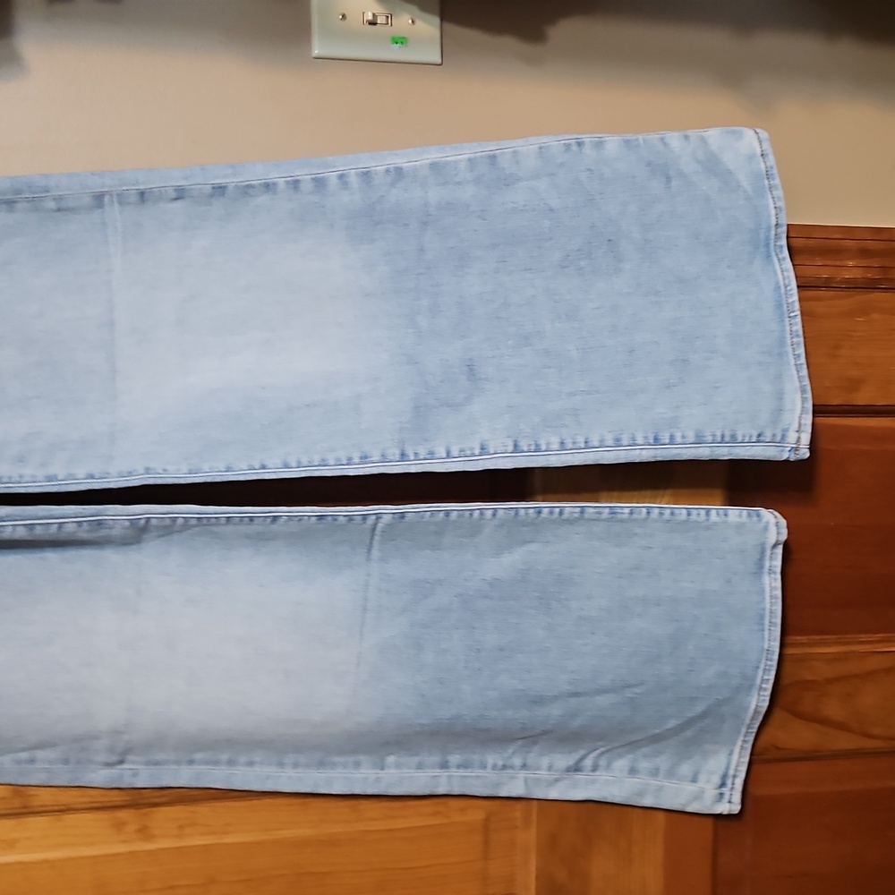 NWOT Daze Denim High Wide-Leg Distressed Jeans - Picture 5 of 12